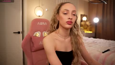 Just call me Kitty online show from March 18, 2026, 3:31 am