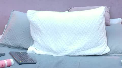 Mia Bellefort online show from January 18, 2026, 7:34 am