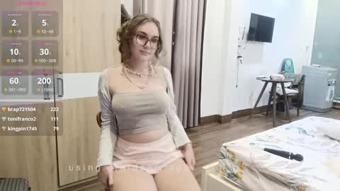 Snapshot of mia_boone chatting on December 12, 2024, 5:31 am mia_boone online show from December 12, 2024, 5:31 am