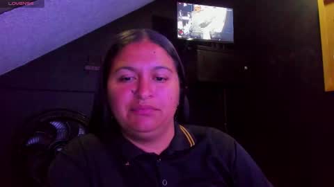 Mia daniela  online show from October 22, 2025, 2:23 am