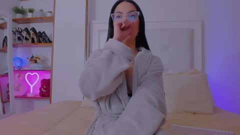 Snapshot of mia_daniellshot chatting on March 5, 2025, 7:49 pm Sarah Luna online show from March 5, 2025, 7:49 pm