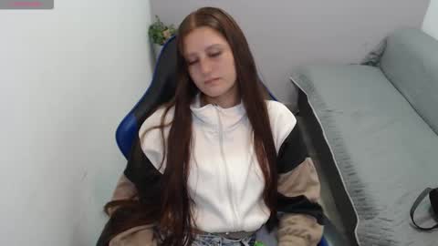 Snapshot of mia_diaz1 chatting on October 16, 2025, 1:23 pm Mia online show from October 16, 2025, 1:23 pm