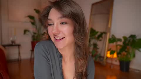 Mia online show from July 24, 2026, 9:35 pm
