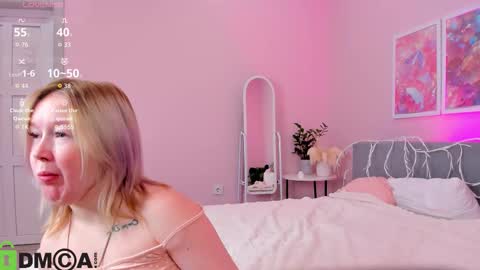 Mia online show from October 3, 2025, 7:49 am