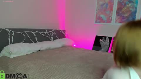 Mia online show from October 21, 2025, 2:45 am