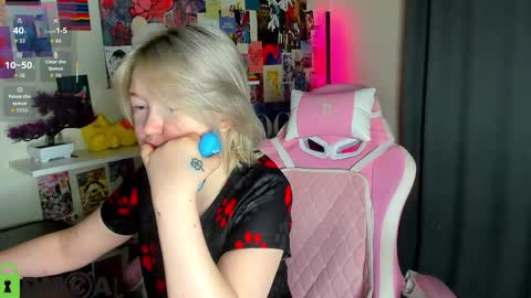 Snapshot of mia_ferd chatting on April 27, 2026, 2:53 am Mia online show from April 27, 2026, 2:53 am