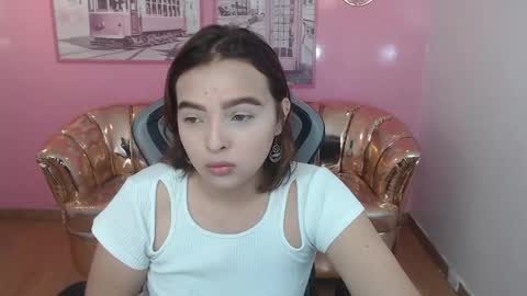 Mia online show from December 17, 2025, 12:55 pm