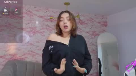 Mia online show from February 19, 2026, 1:18 pm