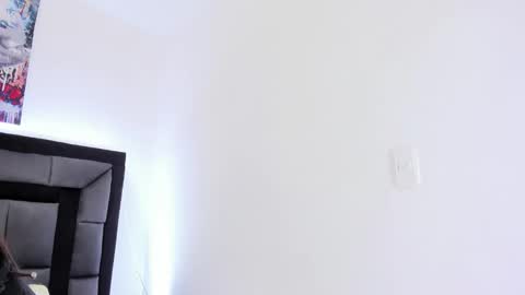 mia fox online show from February 4, 2026, 12:11 pm