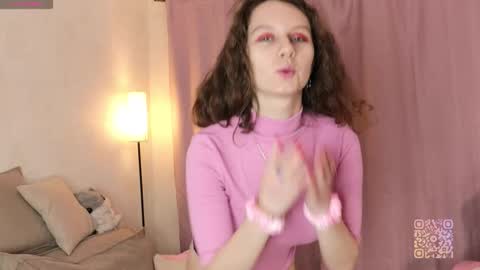 Mia  online show from February 15, 2026, 2:25 pm