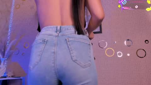 Mia online show from April 9, 2026, 2:22 pm