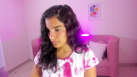 mia_greco1 online show from November 5, 2025, 11:54 am
