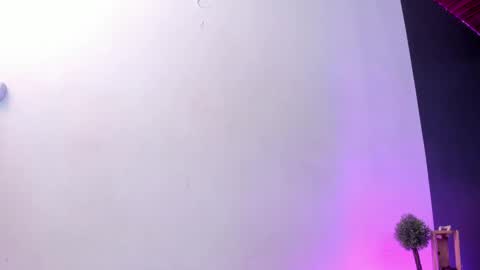 Val  online show from December 4, 2024, 7:45 pm