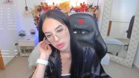    online show from December 9, 2024, 3:33 pm
