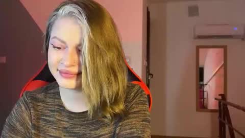 Snapshot of mia_kamp chatting on September 12, 2025, 8:20 pm Mia online show from September 12, 2025, 8:20 pm