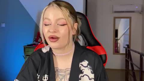 Snapshot of mia_kamp chatting on September 20, 2025, 3:57 pm Mia online show from September 20, 2025, 3:57 pm