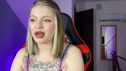 Snapshot of mia_kamp chatting on September 21, 2025, 5:03 pm Mia online show from September 21, 2025, 5:03 pm