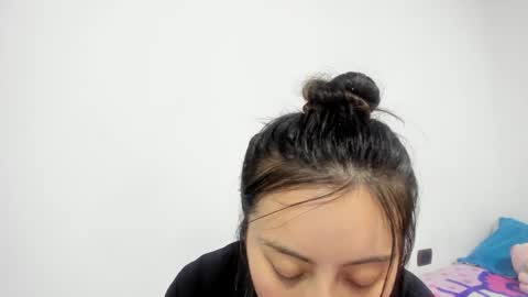 mia kaneee online show from December 12, 2024, 3:21 am