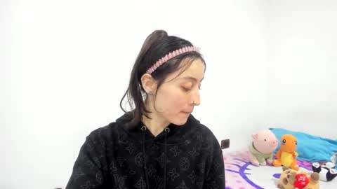 mia kaneee online show from December 21, 2024, 4:19 am