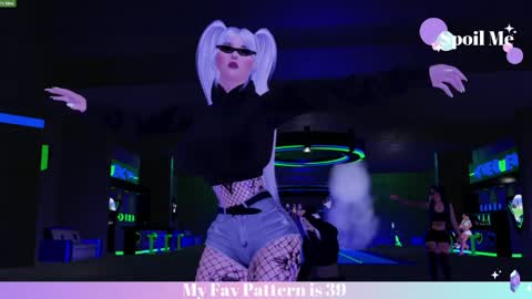 Mia online show from April 16, 2026, 11:29 pm