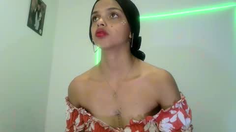 mia lucy 21 online show from September 24, 2025, 6:22 pm