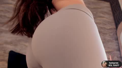 mia_luxor online show from April 12, 2026, 11:37 am