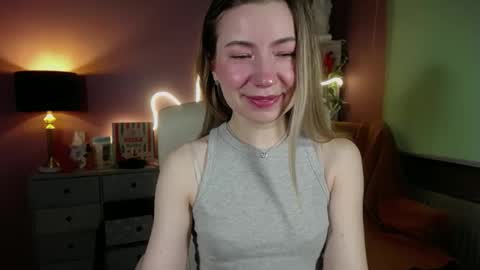 Mia online show from February 28, 2025, 7:58 am