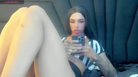 Snapshot of mia_malkova0 chatting on January 16, 2025, 12:45 am Mia3 online show from January 16, 2025, 12:45 am