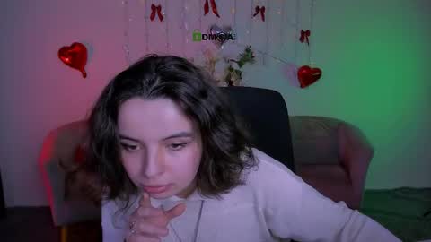 mia_mooon_ online show from April 9, 2026, 9:47 am