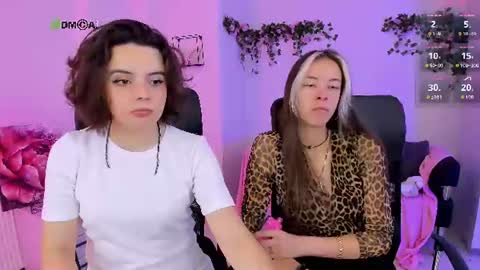 mia_mooon_ online show from June 22, 2026, 8:22 am