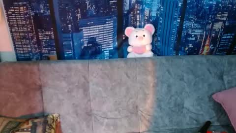 Mia  online show from April 28, 2026, 7:08 pm