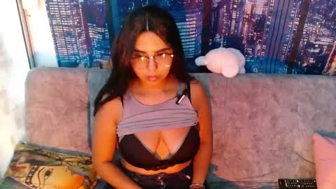 Mia  online show from April 29, 2026, 6:58 pm