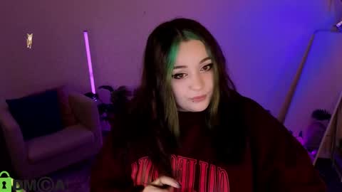 Mia online show from March 30, 2026, 1:06 am