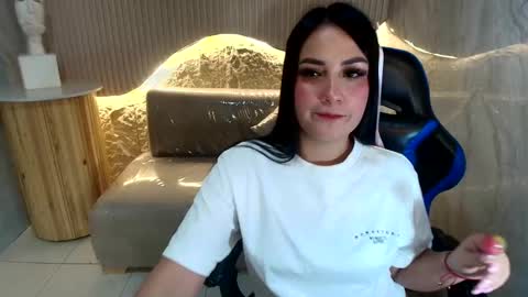 Mia online show from February 27, 2026, 3:17 am