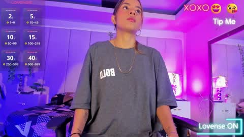 mia rousse25 online show from April 5, 2026, 12:08 am