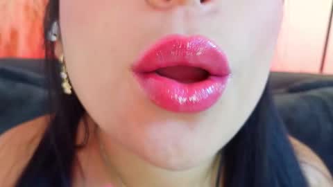 Mia online show from March 14, 2026, 10:15 pm