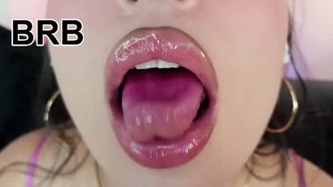 Mia online show from July 6, 2026, 10:45 pm