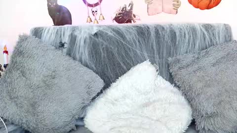 Mia Roux online show from October 16, 2025, 7:48 pm