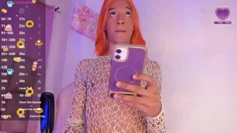 Snapshot of mia_royal chatting on May 4, 2026, 8:05 pm mia_royal online show from May 4, 2026, 8:05 pm