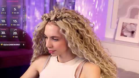 Mia online show from December 20, 2025, 6:20 am