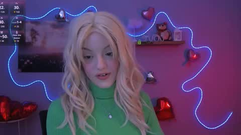 mia_starrr_ online show from February 19, 2026, 8:16 pm