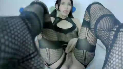 MIA suarez4 online show from May 27, 2026, 1:35 am