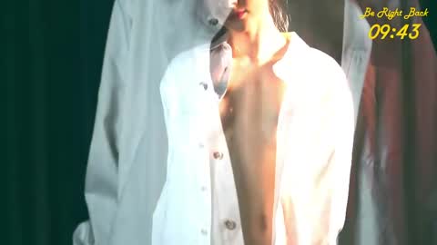 Mia online show from April 1, 2026, 4:15 pm