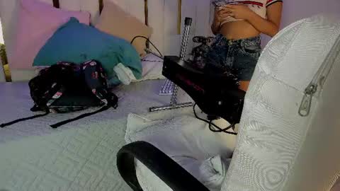 mia_vy online show from June 9, 2026, 3:07 am