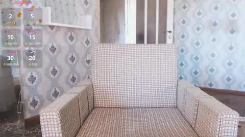 mia_wallase online show from November 18, 2025, 3:38 pm