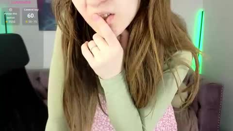 Mia online show from February 25, 2026, 10:25 am