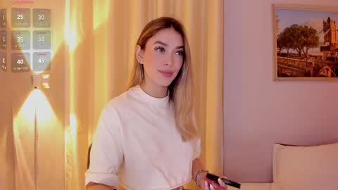 Mia White  online show from March 29, 2026, 1:00 pm