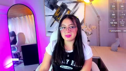 mia_wills_ online show from April 9, 2026, 4:56 pm