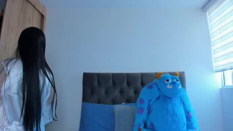    online show from November 2, 2025, 6:32 pm