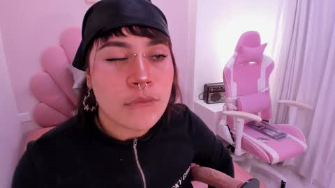 mia_yeager online show from October 8, 2025, 4:10 am